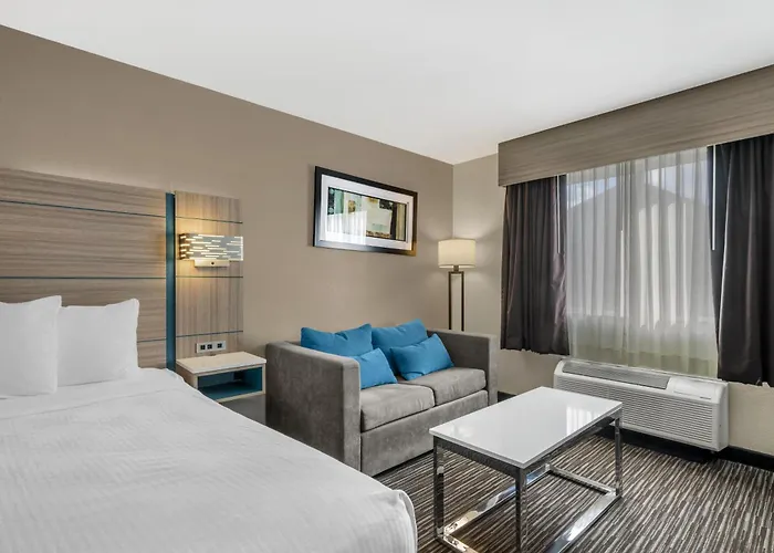 Hotel Western Airport 3*