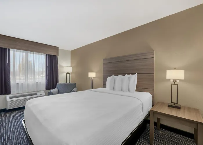 Western Airport 3*