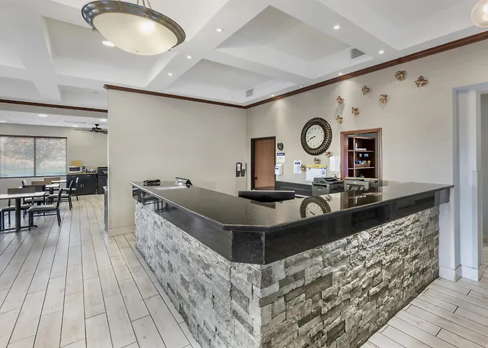 Hotel Western Airport 3*